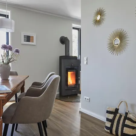 Haus Ostsee * Goehren (Ruegen)