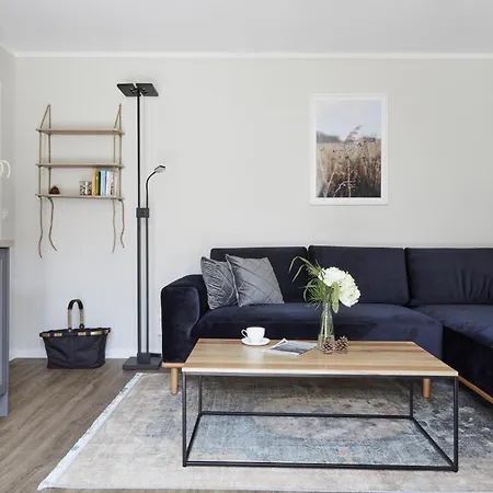 Haus Ostsee * Goehren (Ruegen)